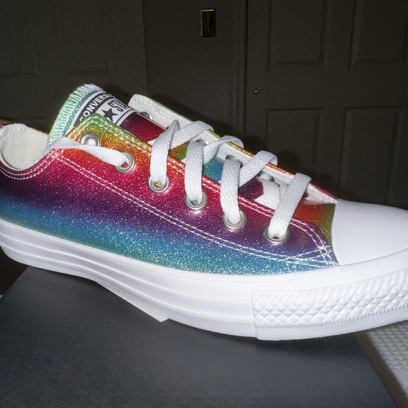 Brand New Converse - Picture 1 of 3
